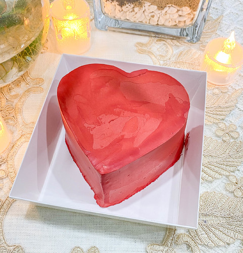 Ville Flowers - RED HEART MINI CAKE - CAKE ENOUGH FOR 2/4 PERSONS