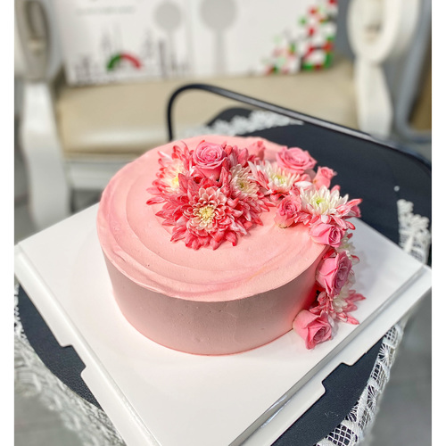 CAKE WITH FLOWERS