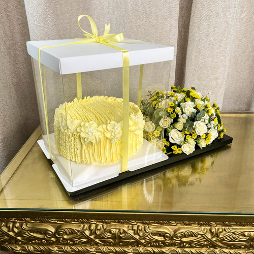 CREAM CAKE WITH FLOWERS IN ACRYLIC BOX