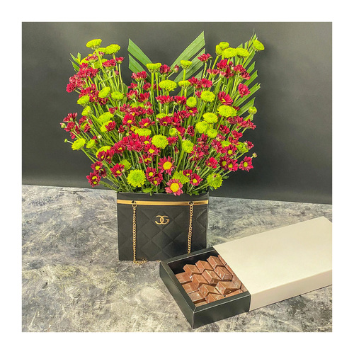 FLOWER BAG WITH CHOCOLATES