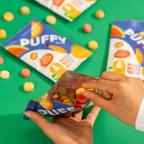 Puffy - A crunch like no other crunch, first time in KuwaitCrunchy snacks are only fruit with no additions.Something delicious, and each piece tastes different from the other.Ingredients: Mango, Apple, Pineapple, Kiwi, Strawberry, Banana, Watermelon
Net weight: 10 grams