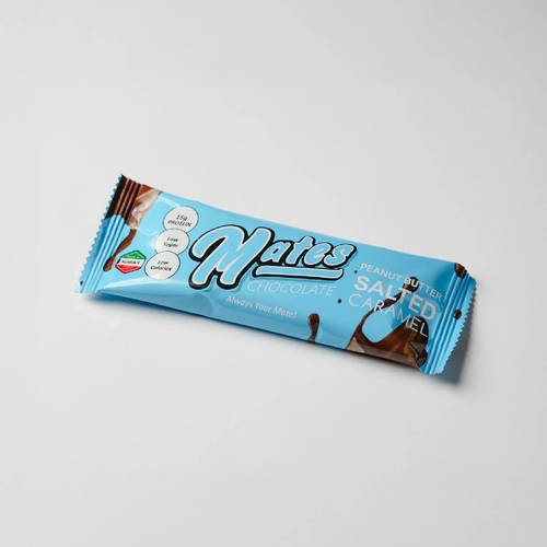 MATES Peanut Butter Protein Bar - Coated with Milk chocolate, granting 15g of protein each bar and reasonable calories.&nbsp; Ingredients Information: Natural Peanut Butter, Collagen Peanut protein Powder (Hydrolyzed Collagen Peptides, Roasted Peanuts), Whey Protein, Whole Milk Powder,&nbsp; Cocoa Butter, Cocoa Mass, Soya, Glucose, Soyabean Oil, Sugar, Wheat Flour, Barley Malt Flour, Refined Vegetable Oil (Sunflower Oil), Non hydrogenated Oil (Palm Oil), Salted Caramel, Puffed Rice, Salt, Barley Malt Extract&nbsp; Emulsifier Soy lecithin (E 322) & E472e (Sunflower, Palm), Raising Agents (Sodium Bicarbonate, Malic Acid), Antioxidants Tocopherol rich Extract (E306) & Ascorbyl Palmitates (E304), Anticaking Agent Silicon dioxide & Calcium Phosphate, Natural Spice Extract, Aroma & Coloring (E160 ai), Natural Vanilla Flavoring. 
 Size: 54g