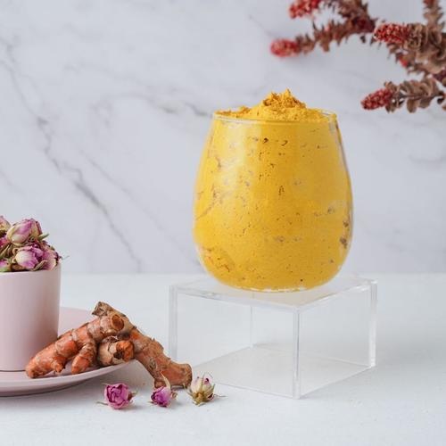 Yasmine Hair Boutique - Turmeric and flowers and marocan herbs scrub - Turmeric and flowers and marocan herbs scrub to lighten the body, unify the color and smooth its((free from cortazon)). Keep in the refrigerator and use it in each shower for 10-15 min ...750ml