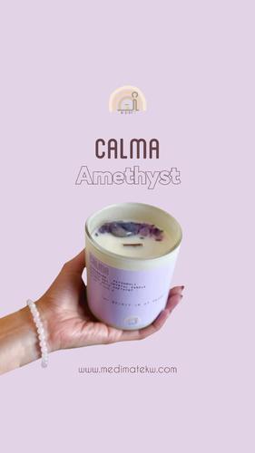 Yasmine Hair Boutique - Calma-Amethyst - Crystal soy wax candle blended with Lemongrass and Patchouli + infused with Amethyst. Jar color: Light Grey. Affirmation: My spirit is at peace. 100% natural soy wax, free from phthalates & paraffin. Cozy, crackling 100% wood wick that burns longer (60+ hours). Hand made with love in Kuwait (including all candle ingredients). Volume: 12 oz. | 340g   Note: !!!( Crystal shapes may vary upon availability).