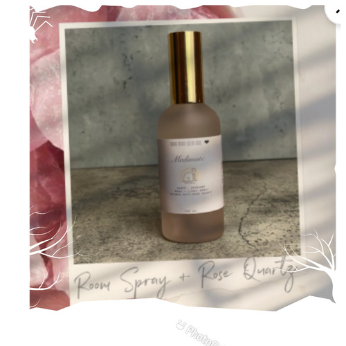 Medimate Room spray - Welcome the Scent of gorgeous Amber & Bergamot Flowers into your Place. Crystals infused: Rose Quartz (150 ml) All our room + linen sprays are perfect to use in all your living places. How to use: -Shake well before use. -Mist your bedroom linens to create a hopeful vibe in the morning and at bedtime.