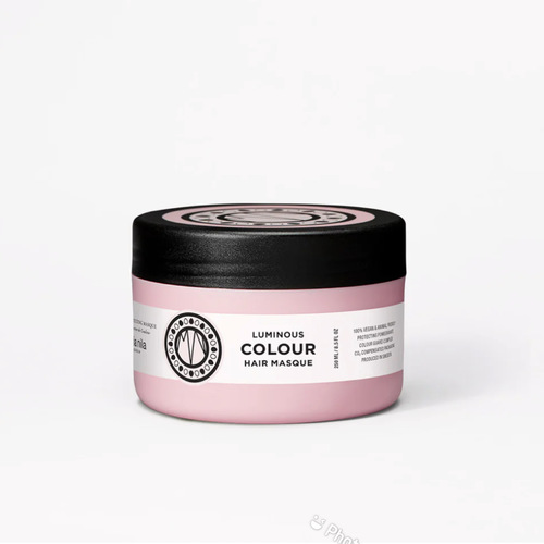 Yasmine Hair Boutique - Luminous color masque 250ml - An effective treatment that moisturizes and nourishes so you can get a silky-smooth and shining result that highlights your hair color. Pomegranate extract and Colour Guard Complex protects hair and scalp while reducing color-loss. Luminous Colour Masque has a fruity scent of apple, blackberry, and peach.
Adds shine and luster  Moisturizes and nourishes 100% vegan & animal friendly  CO2 compensated packagin