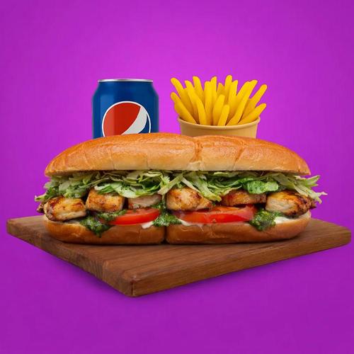 بيستو تشيكن - دجاج مشوي , بصل مشوى , مايونيز , خس , جبن أبيض . بيستو صوص . طماطم