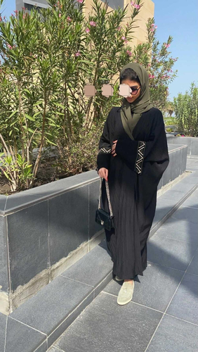 Saham Abaya - Code A7 - Please Write the Following Information in the Notes Box Below: 
Shoulder Size: 
Sleeve Length: 
Note: Implementation Period Is 7 Days  Delivery Fee of 3 Dinars to Be Paid upon Receipt of the Order