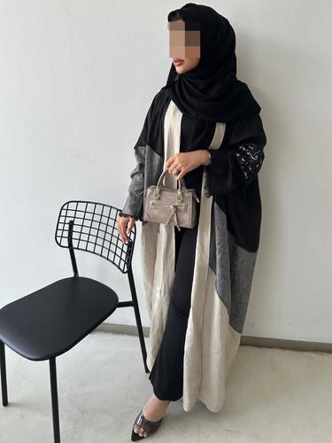 Saham Abaya - AW7 - Please Write the Following Information in the Notes Box Below:
Shoulder Size:
Sleeve Length:
Note: Implementation Period Is 7 Days 
Delivery Fee of 3 Dinars to Be Paid upon Receipt of the Order