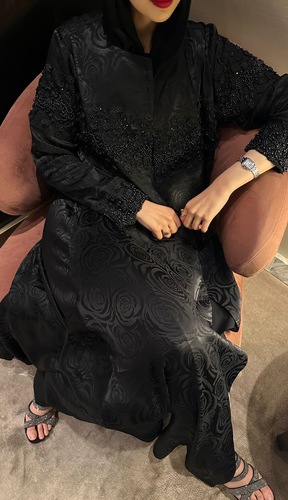 Saham Abaya - SHK - Please Write the Following Information in the Notes Box Below:
Shoulder Size:
Sleeve Length:
Chest Rotation:
Note: Implementation Period Is 7 Days 
Delivery Fee of 3 Dinars to Be Paid upon Receipt of the Order