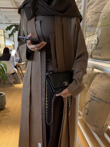 Bw - Please Write the Following Information in the Notes Box Below:
Shoulder Size:
Sleeve Length:
Chest Rotation:
Note: Implementation Period Is 7 Days 
Delivery Fee of 3 Dinars to Be Paid upon Receipt of the Order