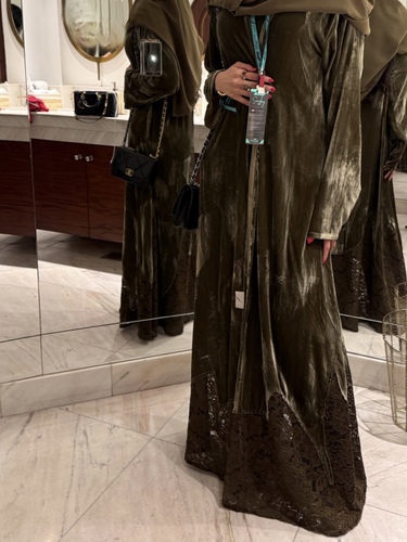 ZF - Please Write the Following Information in the Notes Box Below:
Shoulder Size:
Sleeve Length:
Chest Rotation:
Note: Implementation Period Is 7 Days 
Delivery Fee of 3 Dinars to Be Paid upon Receipt of the Order