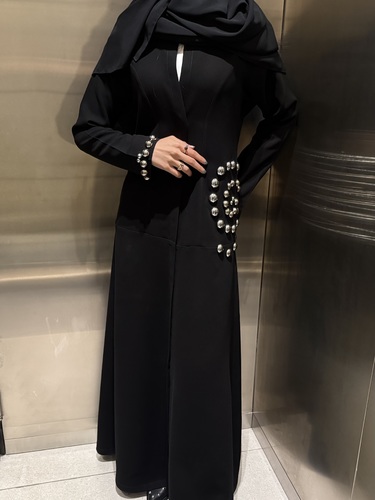 SB - يرجى كتابة البيانات التالية في صندوق الملاحظات في الأسفل:
مقاس الكتف :
طول الكم :&nbsp;
دوران الصدر:&nbsp;
ملاحظة: مدة التنفيذ 7 يوم
رسوم التوصيل ٣ دنانير يتم دفعهم عند استلام الطلب