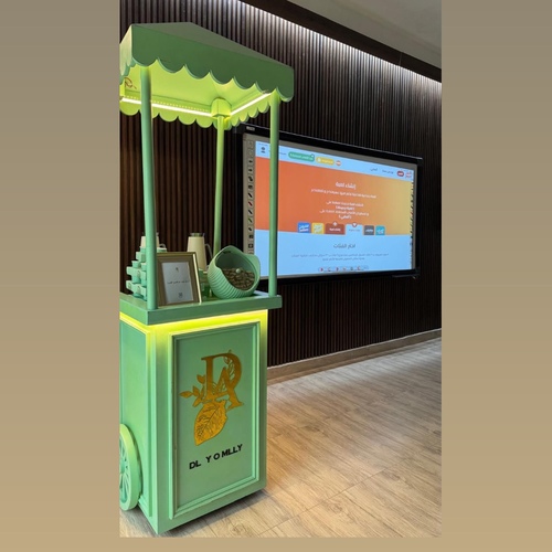 ضيافة تروللي - 97814910للاستفسار و الاضافات عن طريق الواتس اب&nbsp;———
٥ سـاعـات
تشمل :عاملـة وحده١ كيلـو و نص سويت ( مكس جوكلت كيوبز و قولدن )مطارتـيـن قهوه عربية٢٥ كـوب&nbsp;*شامل ٢٥ علبة لتقديم الكوب والسويت*&nbsp;كيليـنكس
*الضيافه تكفي لـ ٢٠ الى ٢٥ شخص*&nbsp;&nbsp;السعر : ٥٠ د.ك
ممكن اضافة :
كيلو سويت : ٨ د.كمطارة قهوه عربية : ٣,٥٠٠ د.ك٢٥ كوب قهوه : ١,٢٥٠ د.ككرتونـة الكوب ٢٥ حبه : ٤ د.ك