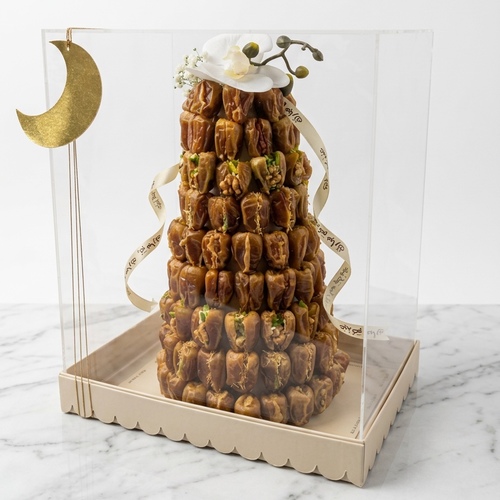 برج التمر - ١٢٢ تمره ٥ حشوات ترضي أذواقكم رهش - تشيز مع مكسرات - فول سوداني - كنافه بيستاشيو - بيكان مع كراميل&nbsp; &nbsp;في باكج راقي اكريلك&nbsp; مع عباره تخص العيد&nbsp; تقدم نقصة لحبايبكم&nbsp;نوع الورد حسب المتوفر ••