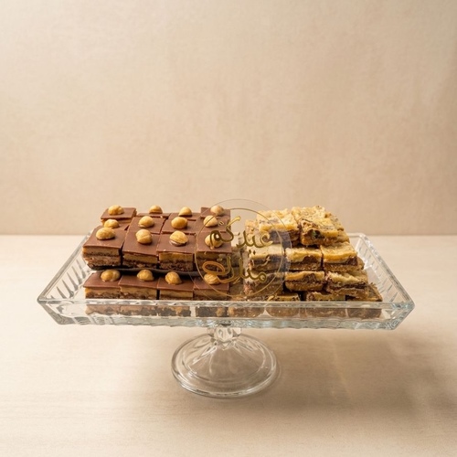 مكس كريستال - ٣٧ حبه جوكلت كيوبز ٢٨ حبه قولدن&nbsp; 
 في صينية كريستال