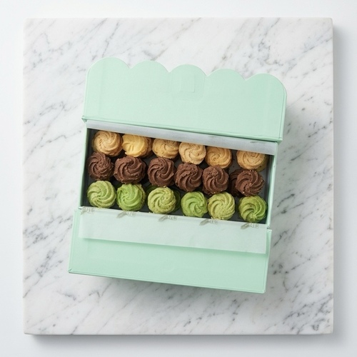petite four small