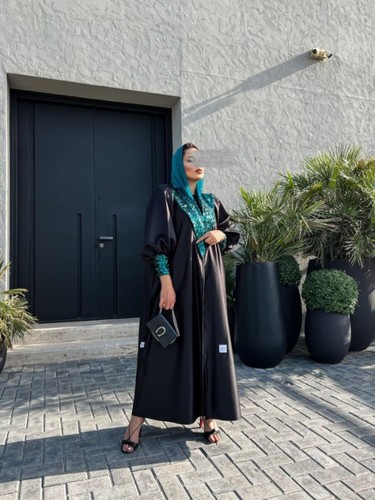 18 - Free size, but we need the length of the abaya

raw type: Tafteh