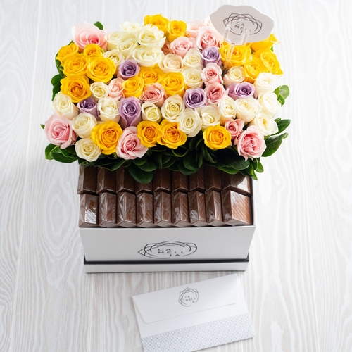 Camellia Box 2 Chocolate with colored roses large - Length 21 cm Width 21 cm Height 15 cm