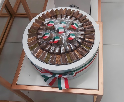 Kuwait Flag A Plate Of Kuwaiti Flag One And A Half Kilo Chocolate And Dates - Plate size 30 c.m