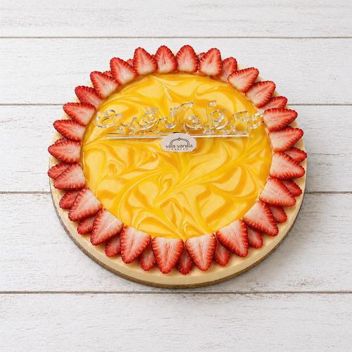 Camellia mango & strawberry cheesecake with mango sause