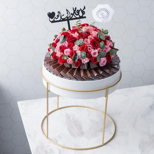 Art stand with round tray - Chocolate and flowers