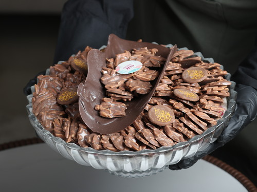Round Crystal plate sweets mix