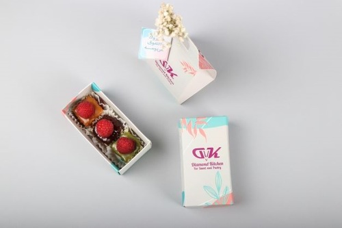 Mini boxes giveaway (mix bites with three toppings)