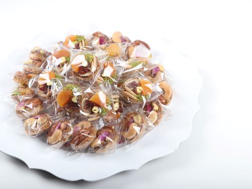 Round tray crunchy with caramel, nuts and dried fruits