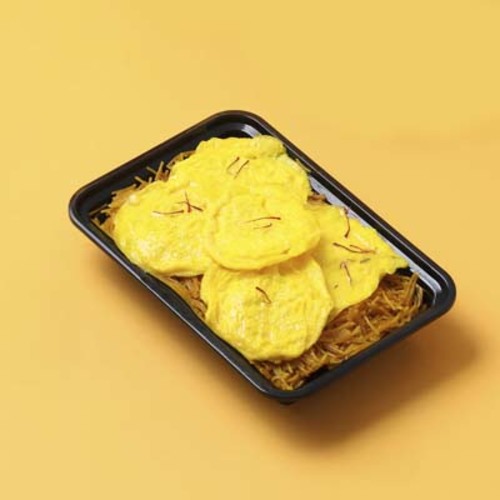 Balateet With Eggs - The famous traditional balaleet dish of sweet-tasting sugar noodles (balaleet), cardamom and saffron, with discs of eggs scrambled with pepper and salt