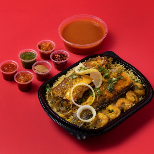 [Seabass Mtabbag [Royal - Royal Seabass Mtabbag (500g) served with rice, shrimp, Daqoos, five varieties of Mabooj, and Achar