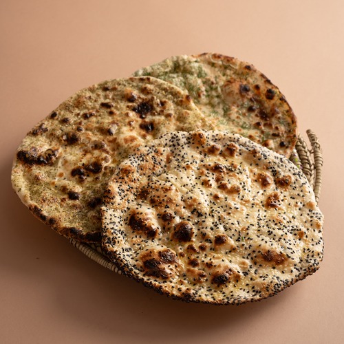 Mix 3 pcs tanoor bread - 3 pcs of tanoor bread ( zaatar , sesame , dill with butter )