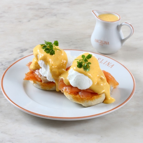 Eggs benedict - smoked salmon - Brioche,&nbsp;poached eggs,&nbsp;hollandaise sauce. Smoked salmon