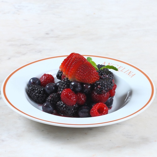 Mixed berry salad - Seasonal&nbsp;berries selection, red fruit coulis