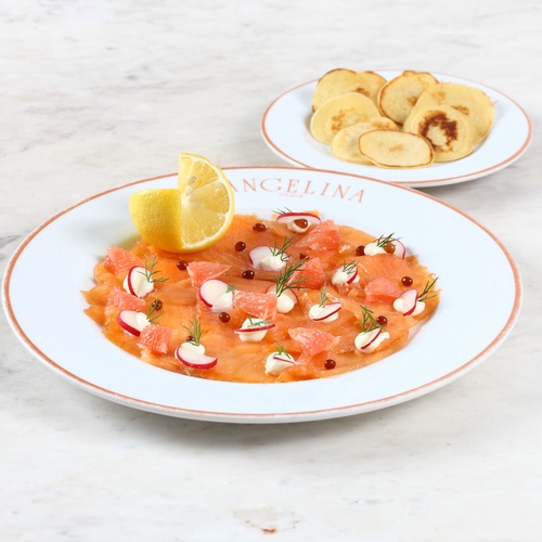 SMOKED SALMON BlINI - Smoked&nbsp;salmon,&nbsp;cream cheese,&nbsp;Agrumes,&nbsp;herbs.