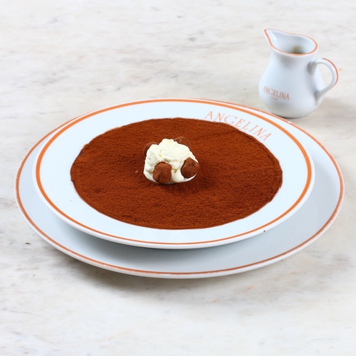 Tiramisu Café - Lady finger biscuits, mascarpone, coffee, cacao powder.