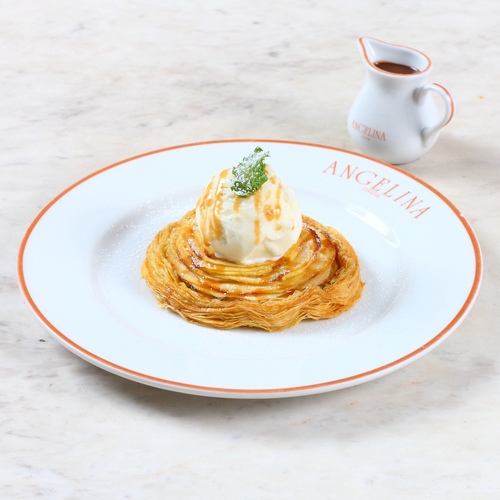 Apple thin tart - Puff pastry, caramelized apple, vanilla ice cream. Served with sauce caramel.