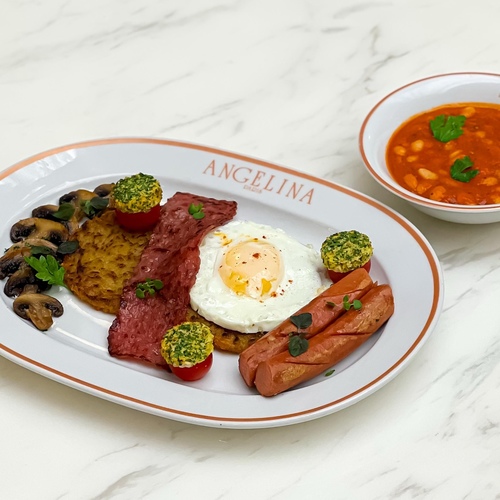 English breakfast - Beef bacon, sausag,fried eggs, hash brown, sautéed mushroom, cherry tomato