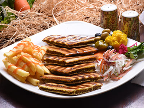 Arayes Meat - Bread filled with spiced meat and French fries