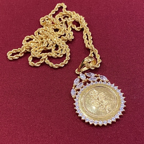 1/4rose lira necklace 22 karat - Rose 1/4  lira 22 karat  with frame and chain 21 karat  weight around 7,25 grams