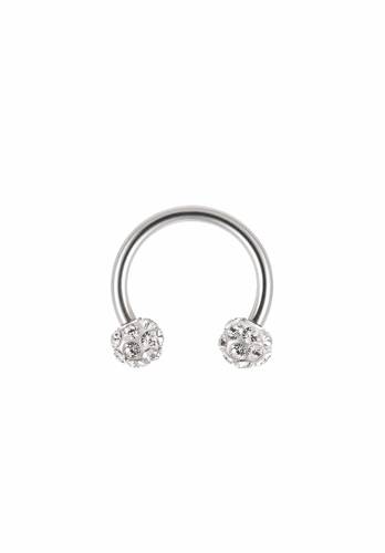 horseshoe piercing