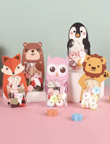 Animal pattern candy bags - -Random shapes -Product Measurement: Height: 15 cm, Width: 6 cm, Length: 10 cm