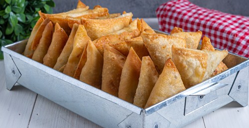 دوه سمبوسه مزريلا وزيتون اخضر (30 حبه)