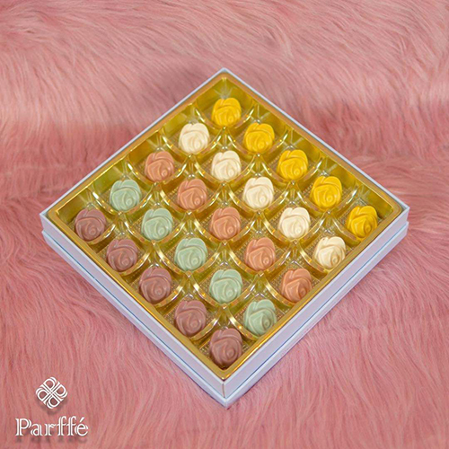 Rose Box - Two layers (50 pieces) 6 flavors of cardamom with saffron - rose - blueberry cheesecake - kinder - strawberry cheesecake