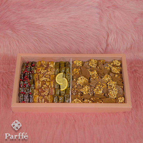 Parffe Chocolate - Sweet & Salty Box 1 - Mix of chocolate caramel with nuts, chips, grape leaves: lemon, pomegranate molasses and musakhan