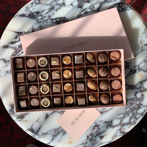 On Season - High end Belgian chocolate - medium size - Contains 500 grams of high end Belgian chocolate