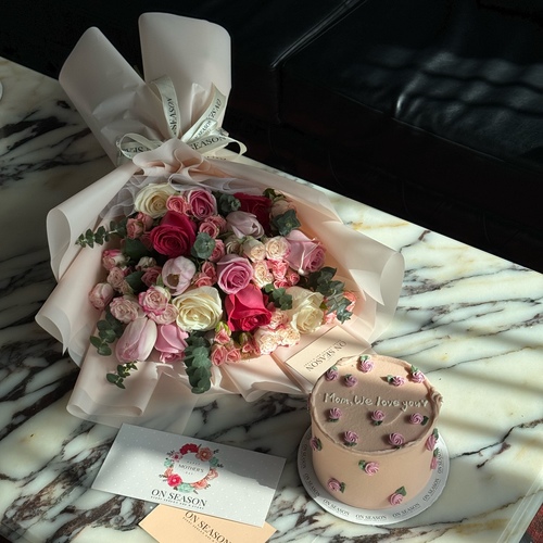 On Season - MD 1 - A classy bouquet with special design cake “ layers of red velvet and brownie and rich cheese cream. Small: enough for 3 to 5 personal “