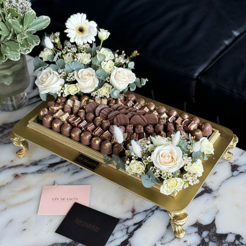 On Season - Classy tray 1 - 1.250 kilo of luxury chocolate, Flavors: Eid praline cup, Crispy hazelnut, Mround, Golden pecan