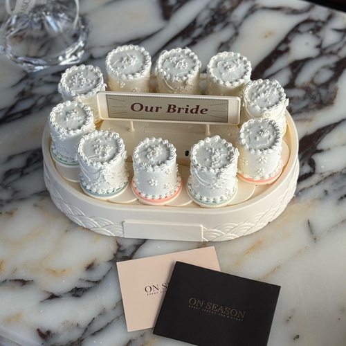 أون سيزون - Our Bride Cake