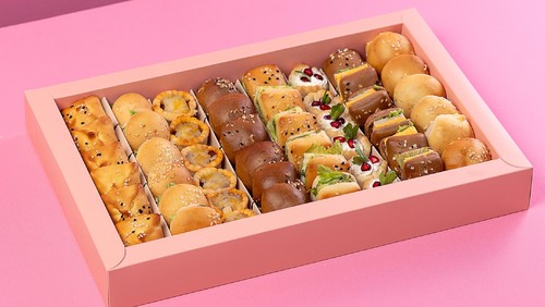 Elegance Mix Fatayer - Mixed Fatayer Soft pieces of mini fatayer and sandwiches, mixed fillings With light tart pieces, box of 47 pieces